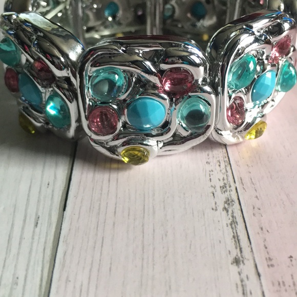 Lucite Necklace & Bracelet Set - Picture 3 of 4